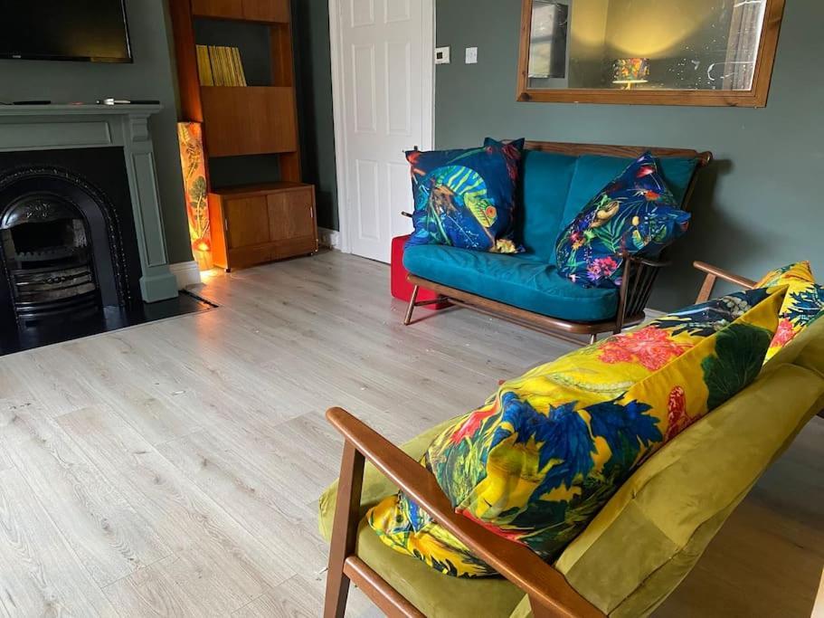 Peaceful Home From Home - Spacious 3 Bedroom House Accommodating 7 - Ideal For Families And Workers Гейтсхед Экстерьер фото